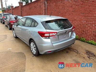 Trzecie zdjęcie samochodu z tyłu: 2019 SUBARU IMPREZA VIN:4S3GTAB68K3720032 - miniatura