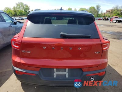 Zdjęcie 6 z 12 samochodu: 2022 VOLVO XC40 T5 R-DESIGN VIN:YV4162UM0N2724579 - miniatura