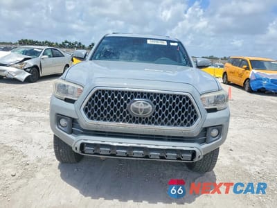 Piąte zdjęcie samochodu w środku: 2019 TOYOTA TACOMA TRD OFF-ROAD VIN:5TFSZ5AN5KX183945 - miniatura