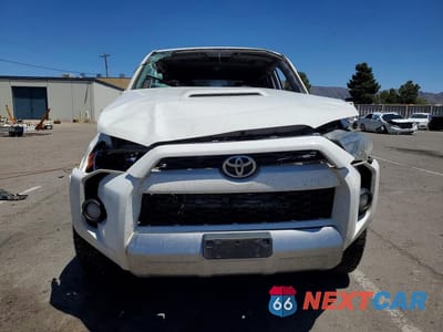 Piąte zdjęcie samochodu w środku: 2014 TOYOTA 4RUNNER TRAIL PREMIUM VIN:JTEBU5JR2E5180868 - miniatura