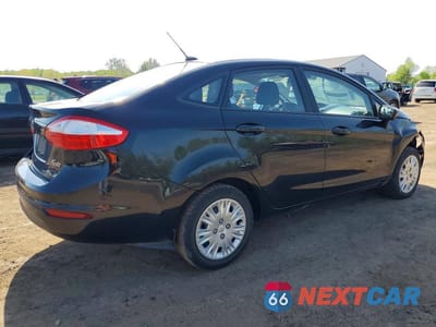 Trzecie zdjęcie samochodu z tyłu: 2018 FORD FIESTA S VIN:3FADP4AJ8JM119818 - miniatura