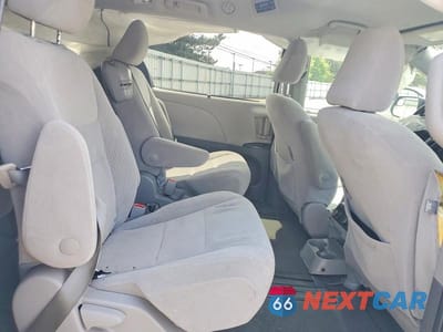 Zdjęcie 11 z 13 samochodu: 2020 TOYOTA SIENNA LE VIN:5TDKZ3DC3LS023309 - miniatura