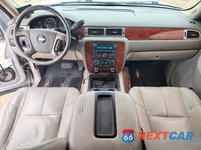 Zdjęcie 8 z 13 samochodu: 2013 CHEVROLET TAHOE C1500 LT VIN:1GNSCBE02DR315945 - miniatura