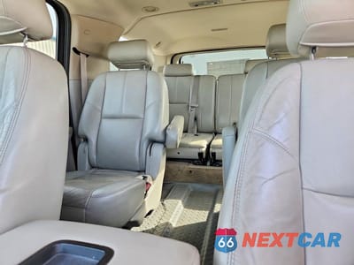Zdjęcie 10 z 13 samochodu: 2010 CHEVROLET SUBURBAN K1500 LT VIN:1GNUKJE32AR223178 - miniatura