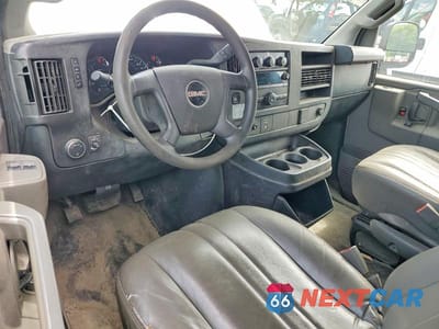 Zdjęcie 8 z 13 samochodu: 2017 GMC SAVANA G2500 VIN:1GTW7BFF8H1909557 - miniatura