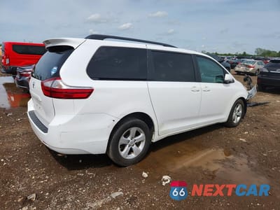 Trzecie zdjęcie samochodu z tyłu: 2016 TOYOTA SIENNA LE VIN:5TDKK3DC3GS696983 - miniatura