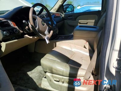 Zdjęcie 7 z 13 samochodu: 2013 CHEVROLET SUBURBAN K1500 LTZ VIN:1GNSKKE78DR299119 - miniatura