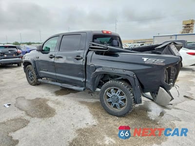 Drugie zdjęcie samochodu z przodu: 2016 TOYOTA TUNDRA SR5 VIN:5TFDW5F19GX556550 - miniatura