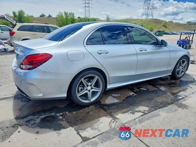 Trzecie zdjęcie samochodu z tyłu: 2016 MERCEDES-BENZ C 300 4MATIC VIN:55SWF4KB5GU104881 - miniatura