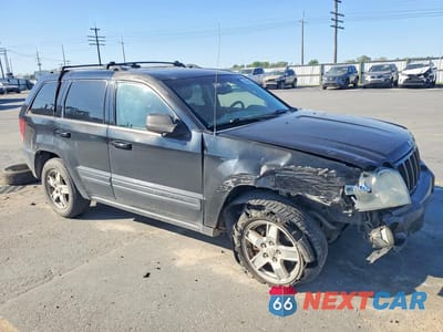 Czwarte zdjęcie samochodu z boku: 2006 JEEP GRAND CHEROKEE LAREDO VIN:1J4GR48K16C282698 - miniatura