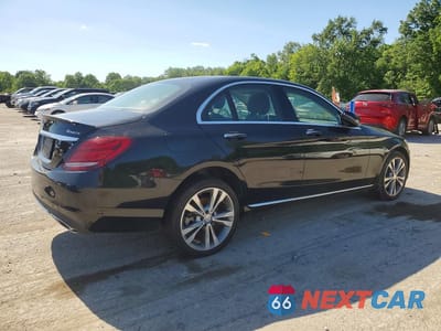 Trzecie zdjęcie samochodu z tyłu: 2016 MERCEDES-BENZ C 300 4MATIC VIN:55SWF4KB0GU175194 - miniatura