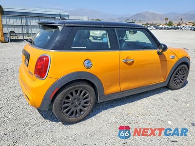 Trzecie zdjęcie samochodu z tyłu: 2017 MINI COOPER S VIN:WMWXP7C3XH2C61533 - miniatura