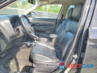 Zdjęcie 7 z 13 samochodu: 2019 MITSUBISHI OUTLANDER SE VIN:JA4AD3A37KZ035968 - miniatura