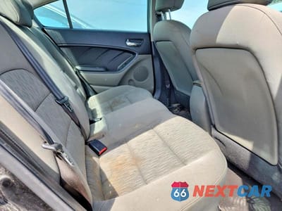 Zdjęcie 10 z 12 samochodu: 2016 KIA FORTE LX VIN:KNAFK4A67G5521810 - miniatura