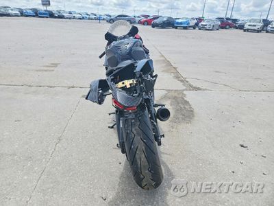 Czwarte zdjęcie samochodu z boku: 2016 SUZUKI GSX-R750 VIN:JS1GR7MA6G2100080 - miniatura