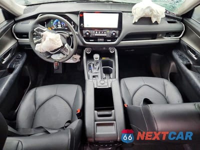 Zdjęcie 8 z 14 samochodu: 2025 TOYOTA GRAND HIGHLANDER HYBRID XLE VIN:5TDACAB50SS062542 - miniatura