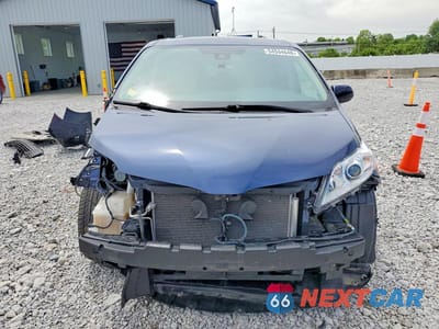 Piąte zdjęcie samochodu w środku: 2019 TOYOTA SIENNA LE VIN:5TDKZ3DC7KS970495 - miniatura