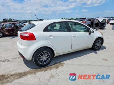 Trzecie zdjęcie samochodu z tyłu: 2013 KIA RIO LX VIN:KNADM5A39D6307713 - miniatura