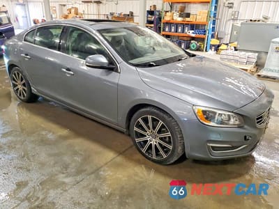 Czwarte zdjęcie samochodu z boku: 2017 VOLVO S60 PLATINUM VIN:LYV402HM7HB142350 - miniatura