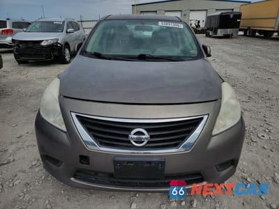 Piąte zdjęcie samochodu w środku: 2014 NISSAN VERSA 1.6 SV VIN:3N1CN7AP3EL808584 - miniatura