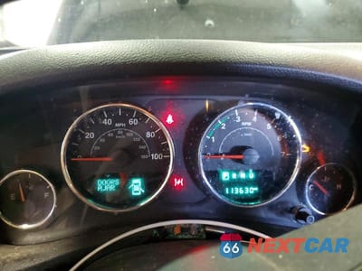 Zdjęcie 9 z 12 samochodu: 2015 JEEP WRANGLER UNLIMITED SAHARA VIN:1C4HJWEG5FL732964 - miniatura