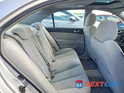 Zdjęcie 10 z 12 samochodu: 2006 HYUNDAI SONATA GLS VIN:KMHEU46C46A106324 - miniatura