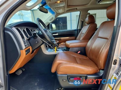 Zdjęcie 7 z 12 samochodu: 2010 TOYOTA TUNDRA CREWMAX LIMITED VIN:5TFHW5F14AX117801 - miniatura