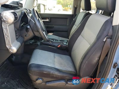 Zdjęcie 7 z 13 samochodu: 2014 TOYOTA FJ CRUISER BASE VIN:JTEBU4BFXEK192427 - miniatura