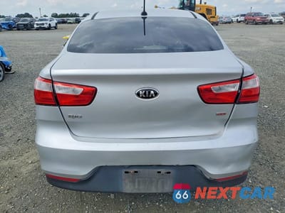 Zdjęcie 6 z 12 samochodu: 2016 KIA RIO LX VIN:KNADM4A30G6584023 - miniatura
