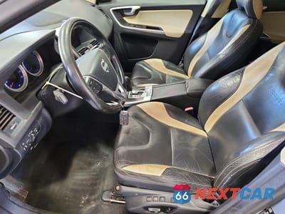 Zdjęcie 7 z 13 samochodu: 2012 VOLVO XC60 T6 VIN:YV4902DZ4C2257843 - miniatura
