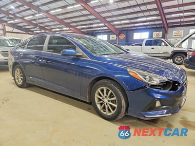 Czwarte zdjęcie samochodu z boku: 2019 HYUNDAI SONATA SE VIN:5NPE24AF8KH775193 - miniatura