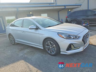 Czwarte zdjęcie samochodu z boku: 2018 HYUNDAI SONATA HYBRID LIMITED VIN:KMHE34L30JA082989 - miniatura