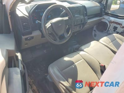 Zdjęcie 8 z 13 samochodu: 2016 FORD F150 VIN:1FTMF1C80GKD25592 - miniatura