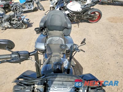 Piąte zdjęcie samochodu w środku: 2021 HARLEY-DAVIDSON FLTRK VIN:1HD1KZF1XMB663992 - miniatura