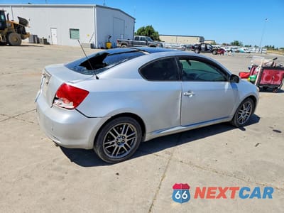 Trzecie zdjęcie samochodu z tyłu: 2005 SCION TC BASE VIN:JTKDE177450037158 - miniatura