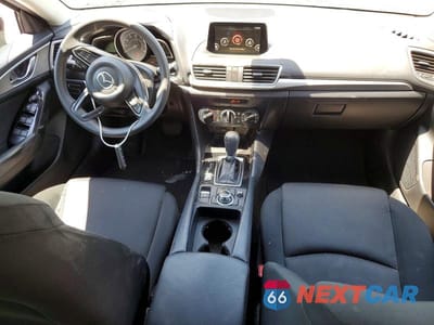 Zdjęcie 8 z 13 samochodu: 2018 MAZDA 3 SPORT VIN:3MZBN1K77JM221486 - miniatura