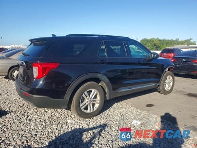Trzecie zdjęcie samochodu z tyłu: 2023 FORD EXPLORER XLT VIN:1FMSK7DH1PGB08393 - miniatura