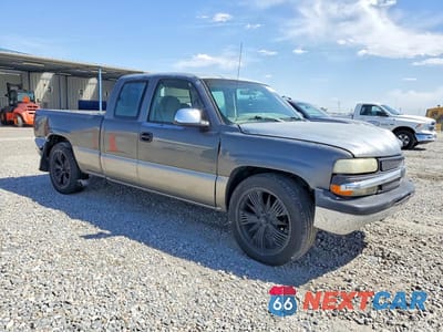 Czwarte zdjęcie samochodu z boku: 1999 CHEVROLET SILVERADO C1500 VIN:2GCEC19T3X1125704 - miniatura