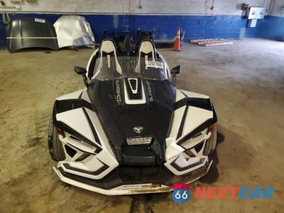 Piąte zdjęcie samochodu w środku: 2019 POLARIS SLINGSHOT SLR VIN:57XAARFA0K8130488 - miniatura