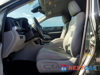 Zdjęcie 7 z 13 samochodu: 2019 TOYOTA HIGHLANDER LE PLUS VIN:5TDZZRFH1KS333290 - miniatura