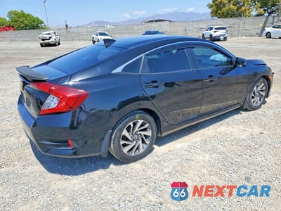 Trzecie zdjęcie samochodu z tyłu: 2017 HONDA CIVIC EX VIN:2HGFC2F70HH576617 - miniatura