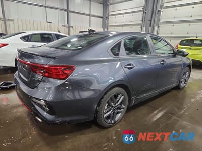 Trzecie zdjęcie samochodu z tyłu: 2021 KIA FORTE GT LINE VIN:3KPF34AD5ME410848 - miniatura