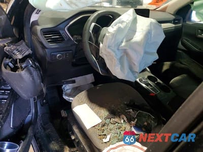 Zdjęcie 8 z 13 samochodu: 2021 FORD ESCAPE SE VIN:1FMCU9G65MUA16463 - miniatura