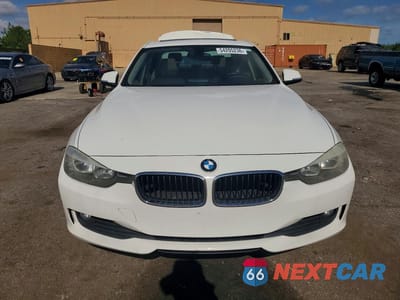 Piąte zdjęcie samochodu w środku: 2013 BMW 320 I VIN:WBA3B1C54DK128690 - miniatura