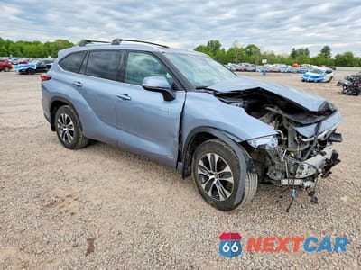 Czwarte zdjęcie samochodu z boku: 2021 TOYOTA HIGHLANDER HYBRID XLE VIN:5TDGBRCH9MS061591 - miniatura