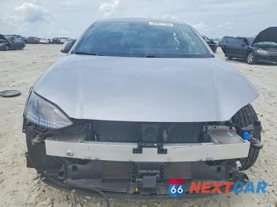 Piąte zdjęcie samochodu w środku: 2023 HYUNDAI IONIQ 6 SEL VIN:KMHM34AA2PA023058 - miniatura