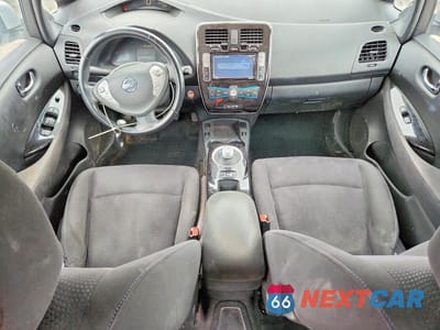 Zdjęcie 8 z 12 samochodu: 2013 NISSAN LEAF S VIN:1N4AZ0CP7DC415748 - miniatura