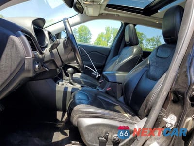Zdjęcie 7 z 13 samochodu: 2019 JEEP CHEROKEE LIMITED VIN:1C4PJMDXXKD237312 - miniatura