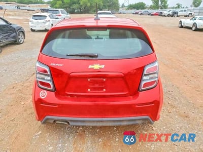 Zdjęcie 6 z 13 samochodu: 2018 CHEVROLET SONIC VIN:1G1JG6SH0J4116453 - miniatura