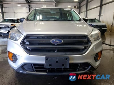 Piąte zdjęcie samochodu w środku: 2017 FORD ESCAPE S VIN:1FMCU0F77HUA38721 - miniatura